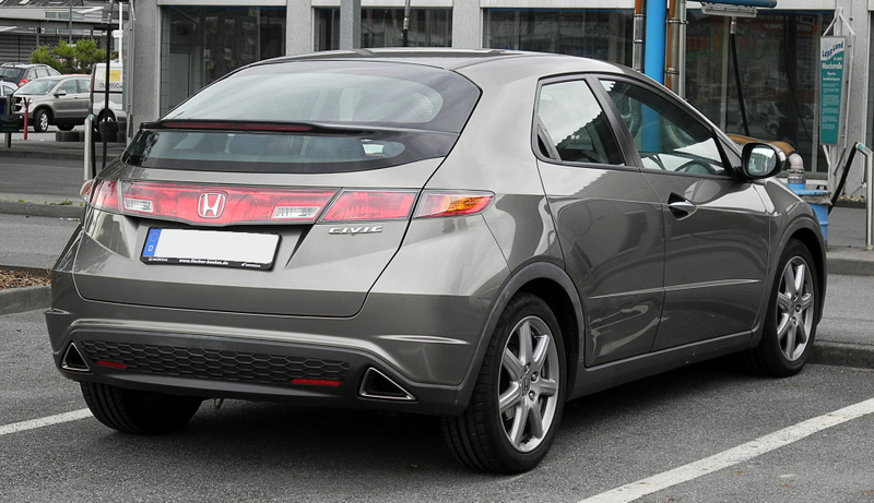 Illustration for article titled Horizontally-split rear windows on non-hybrids (photo heavy, content warning: Azteks, Murano CrossCab)